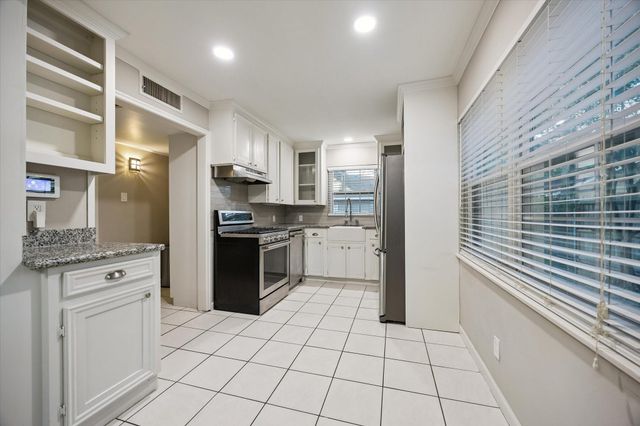 858 Azalea Street, Houston, TX 77018