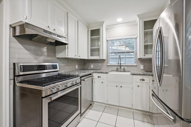 858 Azalea Street, Houston, TX 77018