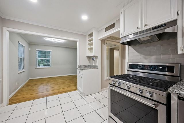 858 Azalea Street, Houston, TX 77018