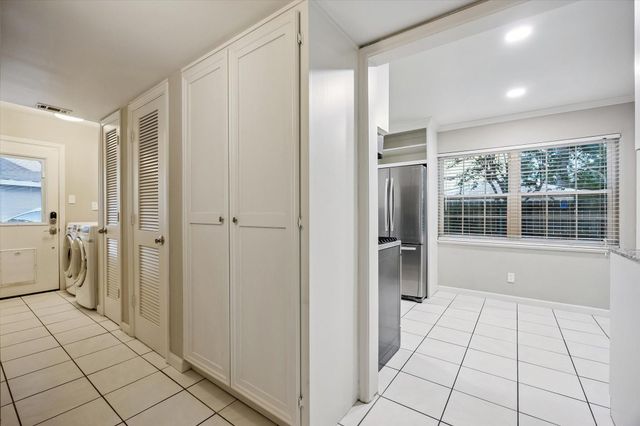 858 Azalea Street, Houston, TX 77018