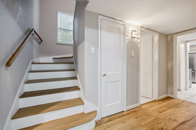 858 Azalea Street, Houston, TX 77018