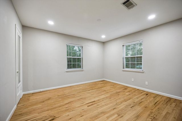 858 Azalea Street, Houston, TX 77018