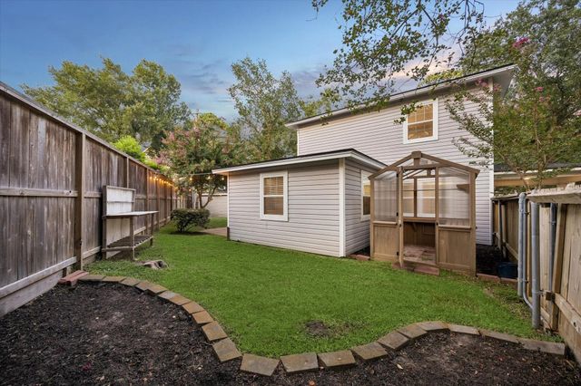 858 Azalea Street, Houston, TX 77018