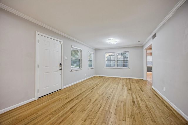 858 Azalea Street, Houston, TX 77018