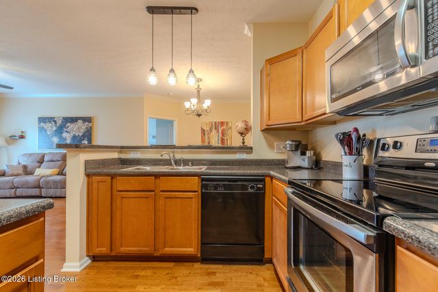 2609 Bradford Commons Dr 104, Louisville, KY 40299