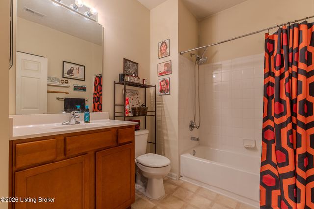 2609 Bradford Commons Dr 104, Louisville, KY 40299