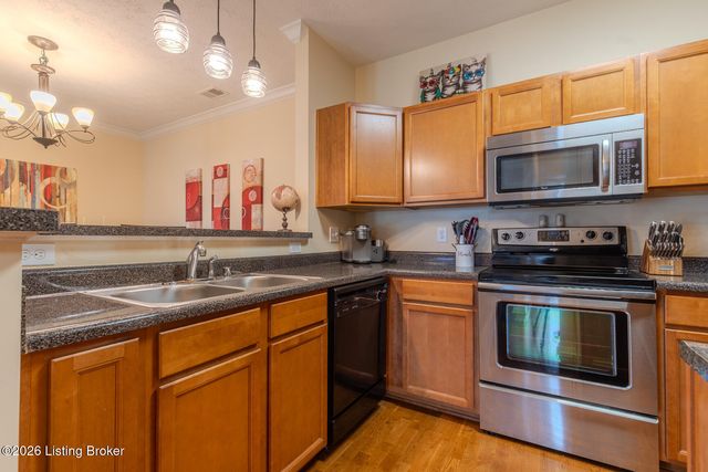 2609 Bradford Commons Dr 104, Louisville, KY 40299