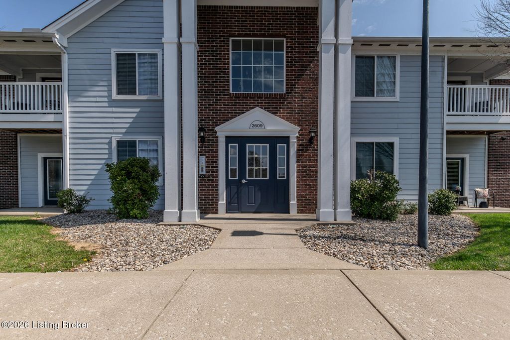 2609 Bradford Commons Dr 104, Louisville, KY 40299