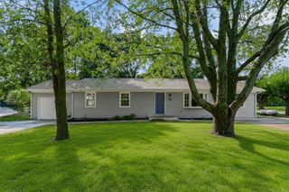 19110 S Sunray Drive, Spring Hill, KS 66083