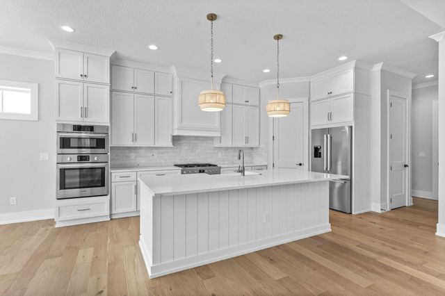 4041 Captains Circle, Lewis Center, OH 43035