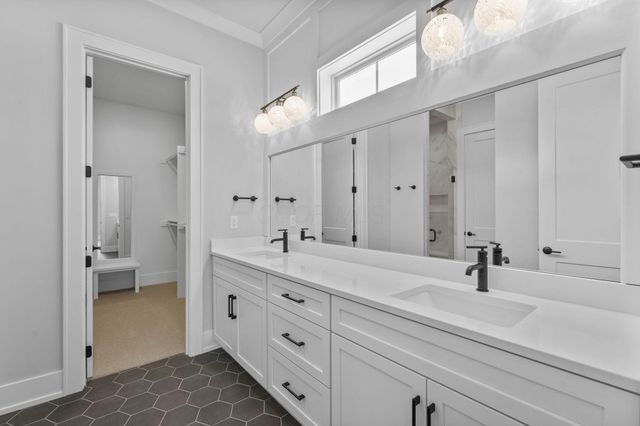 4041 Captains Circle, Lewis Center, OH 43035