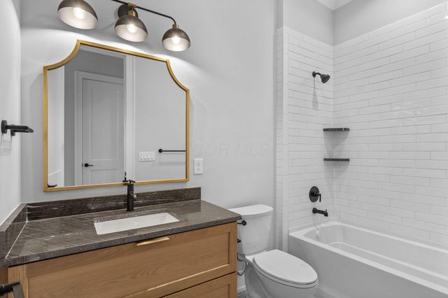 4041 Captains Circle, Lewis Center, OH 43035