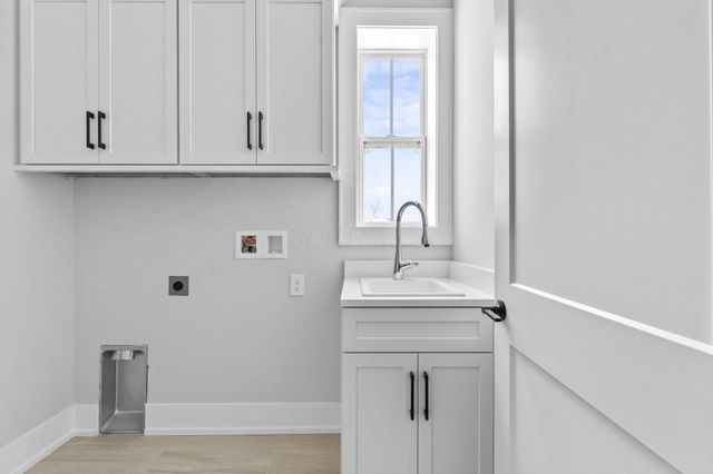 4041 Captains Circle, Lewis Center, OH 43035