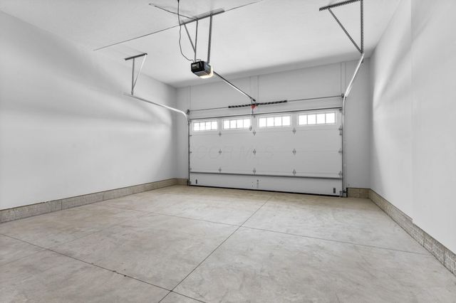 4041 Captains Circle, Lewis Center, OH 43035