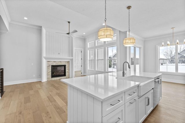 4041 Captains Circle, Lewis Center, OH 43035