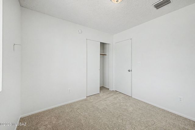 6650 S Draper Road, Tucson, AZ 85757