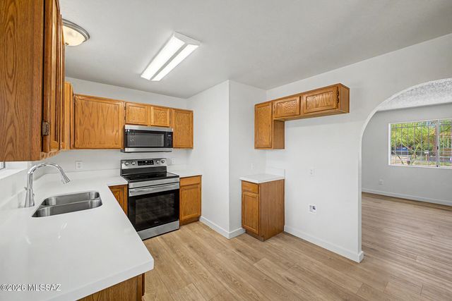 6650 S Draper Road, Tucson, AZ 85757