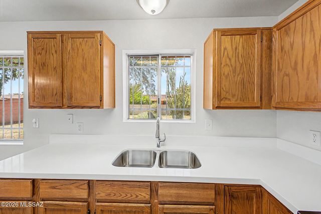 6650 S Draper Road, Tucson, AZ 85757