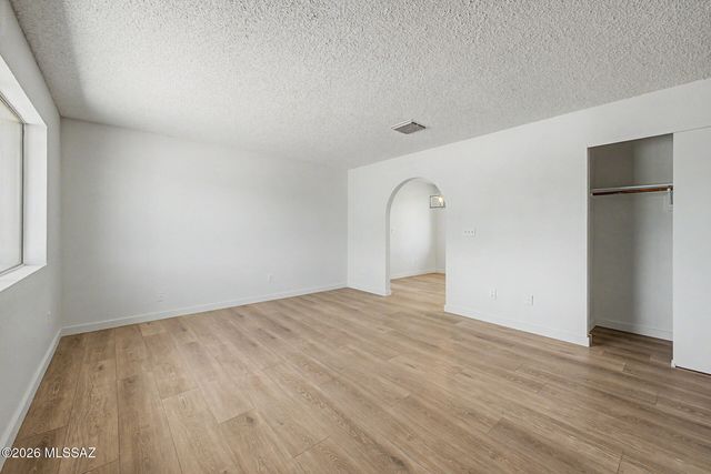 6650 S Draper Road, Tucson, AZ 85757