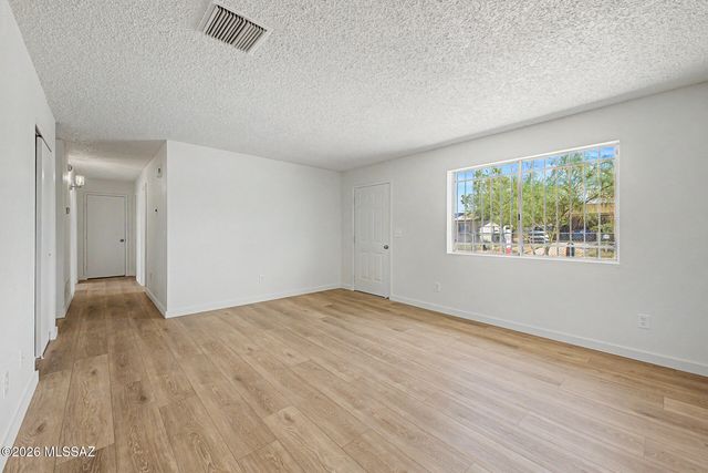 6650 S Draper Road, Tucson, AZ 85757