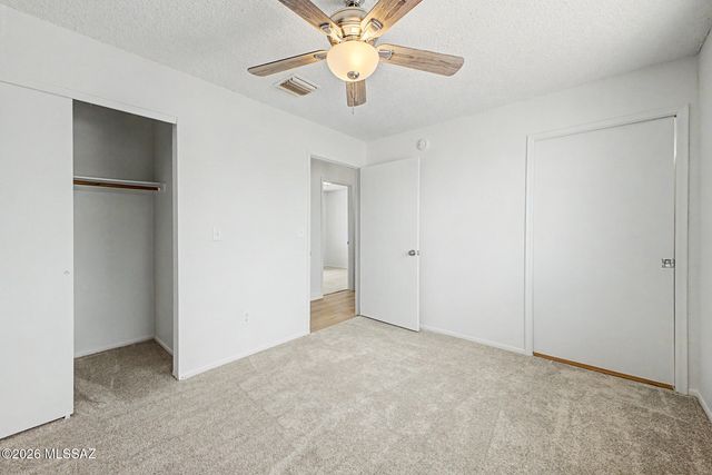 6650 S Draper Road, Tucson, AZ 85757
