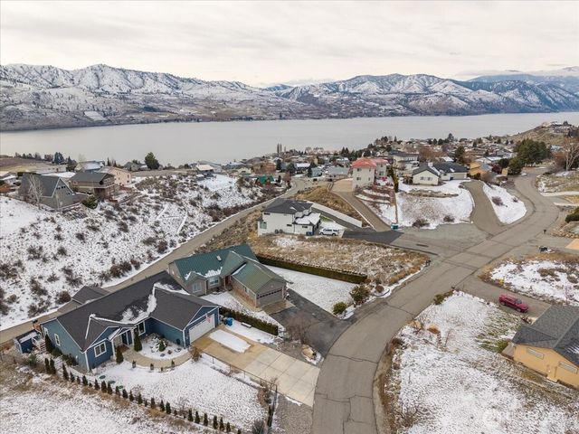214 Stehekin Way, Chelan, WA 98816