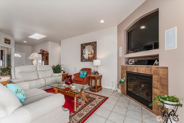 214 Stehekin Way, Chelan, WA 98816