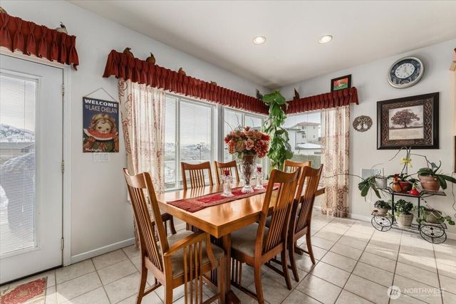 214 Stehekin Way, Chelan, WA 98816