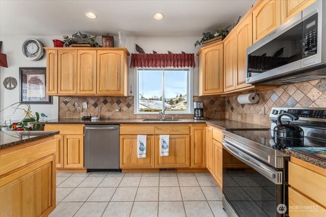 214 Stehekin Way, Chelan, WA 98816