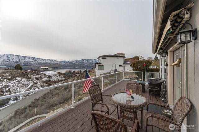 214 Stehekin Way, Chelan, WA 98816