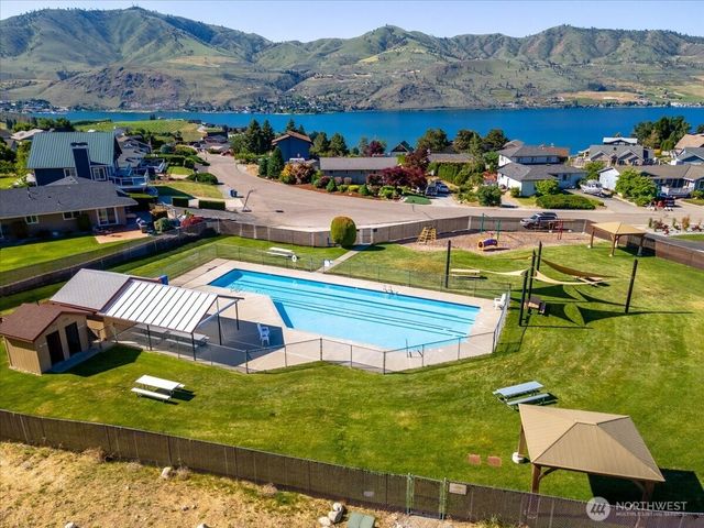 214 Stehekin Way, Chelan, WA 98816
