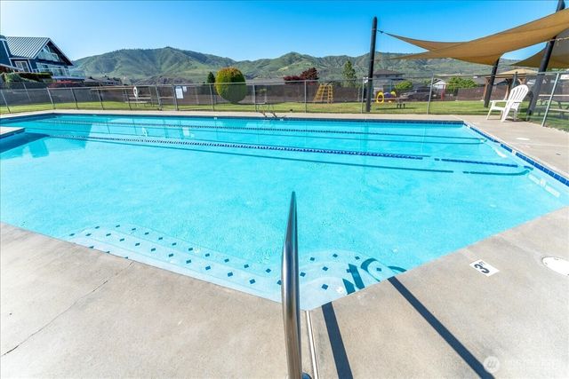 214 Stehekin Way, Chelan, WA 98816