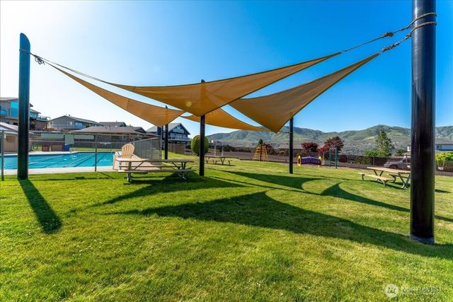 214 Stehekin Way, Chelan, WA 98816