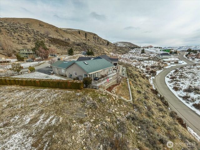 214 Stehekin Way, Chelan, WA 98816