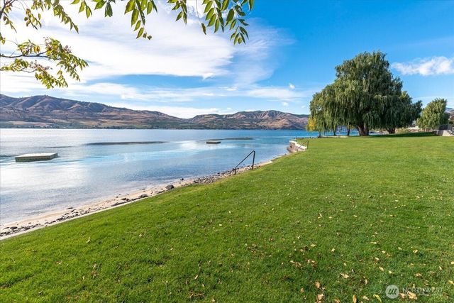 214 Stehekin Way, Chelan, WA 98816