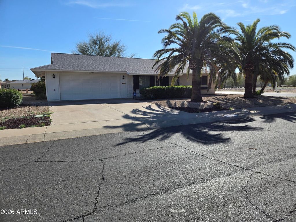 10049 W OAKMONT Drive, Sun City, AZ 85351