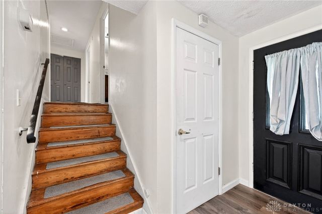 6608 Stranwood Drive, Englewood, OH 45322