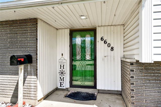 6608 Stranwood Drive, Englewood, OH 45322