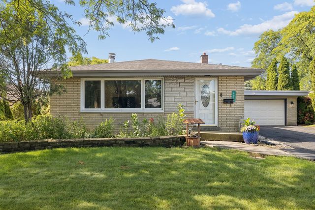 9019 W 92nd Place, Hickory Hills, IL 60457