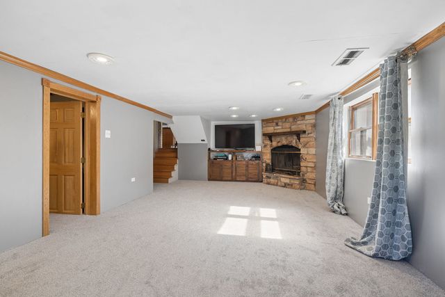 9019 W 92nd Place, Hickory Hills, IL 60457