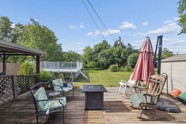 9019 W 92nd Place, Hickory Hills, IL 60457