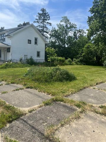 1006 W 8th Avenue, Flint, MI 48504