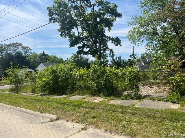 1006 W 8th Avenue, Flint, MI 48504