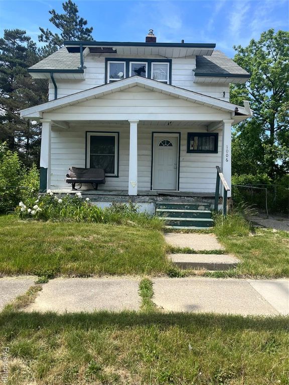 1006 W 8th Avenue, Flint, MI 48504