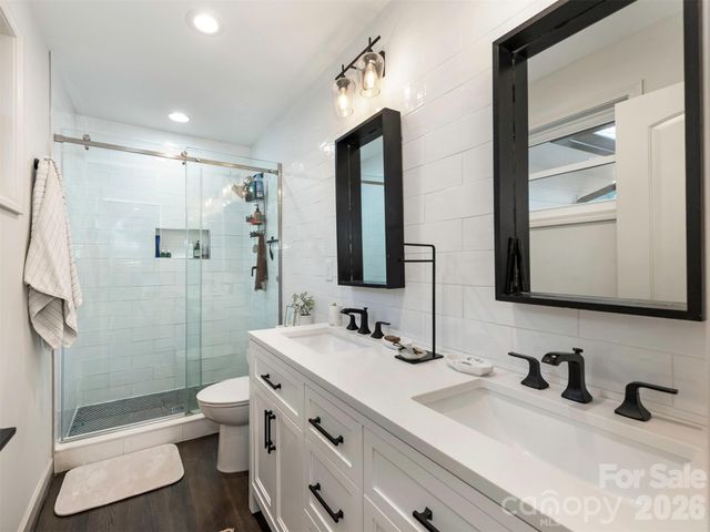 1042 Broadmoor Drive, Charlotte, NC 28209