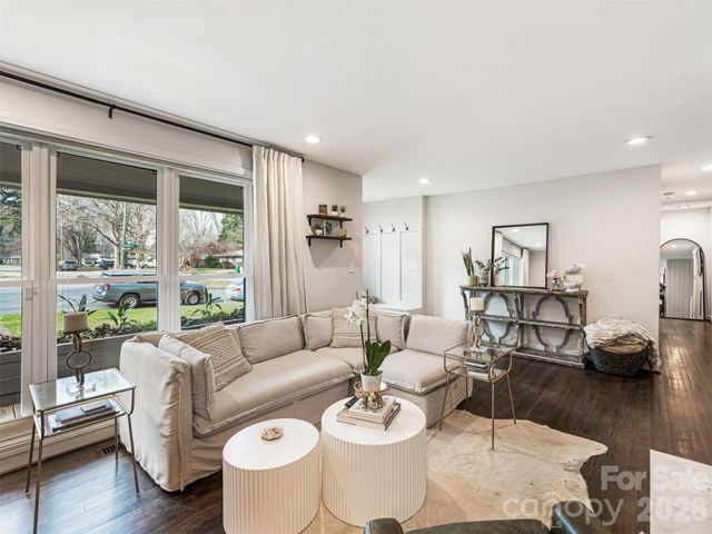 1042 Broadmoor Drive, Charlotte, NC 28209