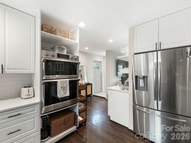 1042 Broadmoor Drive, Charlotte, NC 28209