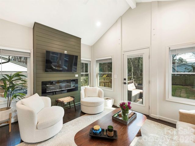 1042 Broadmoor Drive, Charlotte, NC 28209