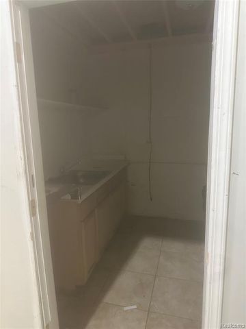 18604 Fenkell, Detroit, MI 48223