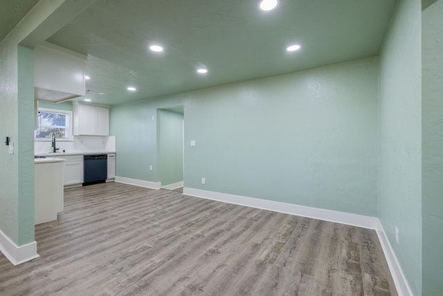 4722 E Florence Avenue, Fresno, CA 93725